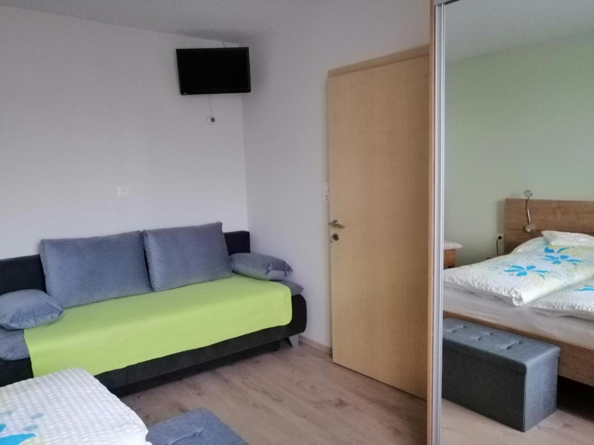 Campingblick-Gaestehaus-Ferienwohnungen Podersdorf am See Exterior foto